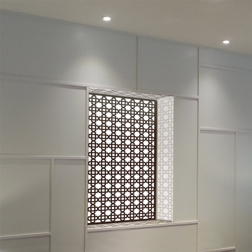 illuminated wall panel in arabic pattern with white light